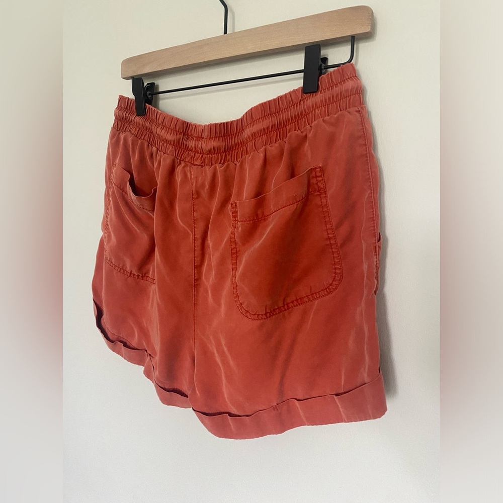 Universal Thread Drawstring Shorts - Medium - Picture 2 of 3